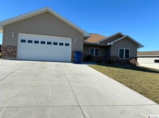 317 Rolling Hills Ave, Ord, NE 68862