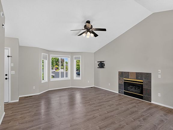 4th image of 16045 SW Baler Way