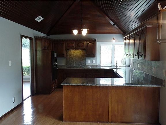 5th image of 500 Lake Meadows Dr