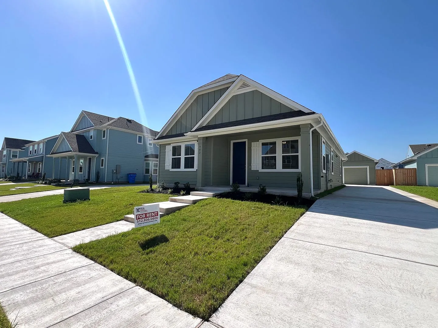 2024, Single Story, Detached, 3 Bedrooms and 2 Bathroom Single Family Home for Rent in Taylor, TX... — Photo 2