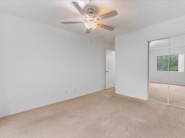144 N Michigan Ave #6 — Photo 17