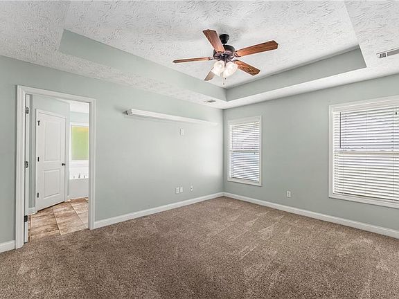 5th image of 623 Lee Road 450