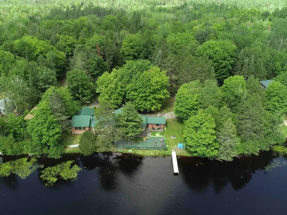 7590 Barrs Lake Rd