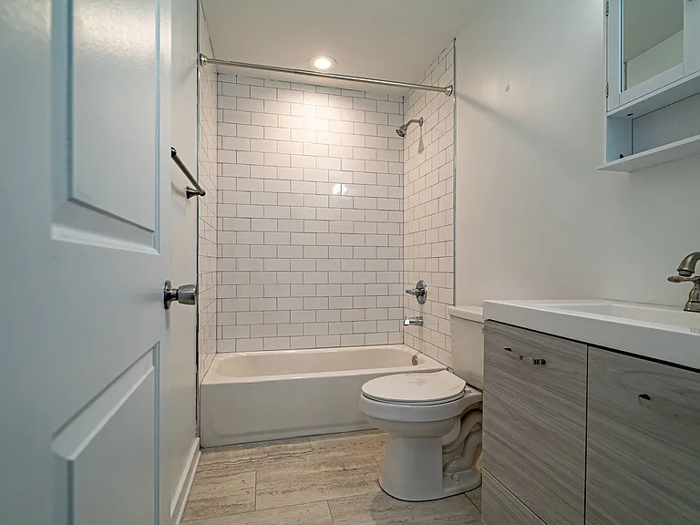 3815 Haverford Ave — Photo 11
