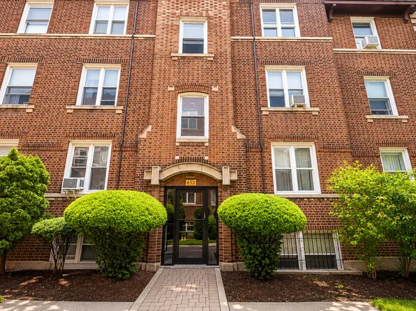 652 W Oakdale Ave APT 1S, Chicago, IL 60657