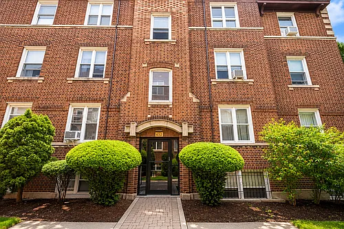 652 W Oakdale Ave #1S Photo 1 652 W Oakdale Ave #1S Photo 1