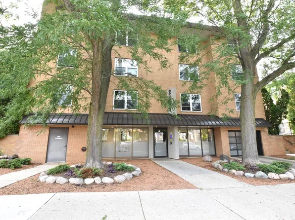 2121 N Cambridge AVENUE #212, Milwaukee, WI 53202