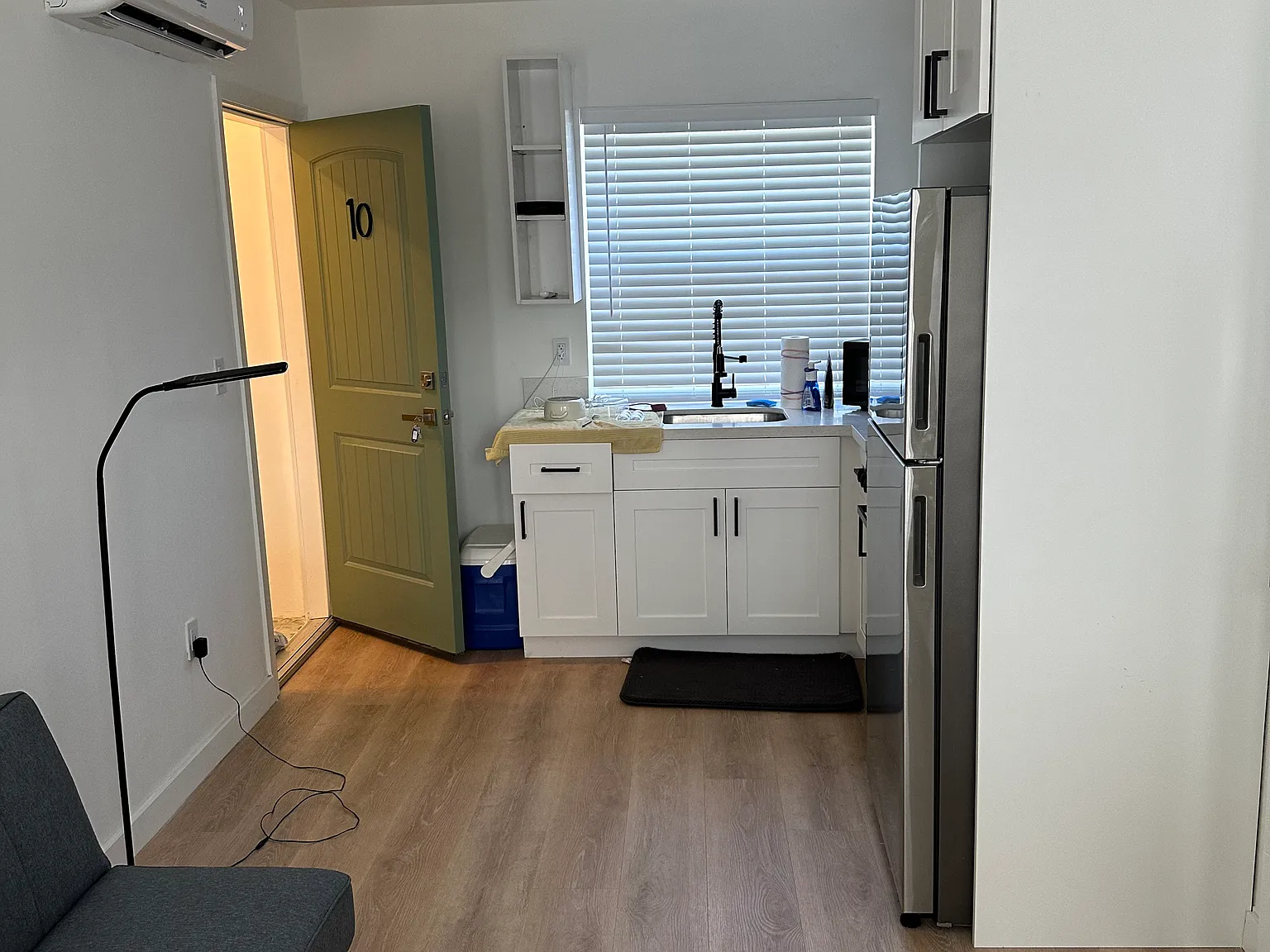 817 Tyler St — Photo 4