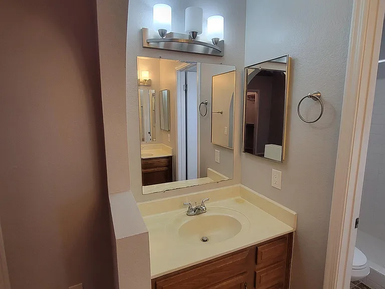 1321 W Boxelder Ct — Photo 16