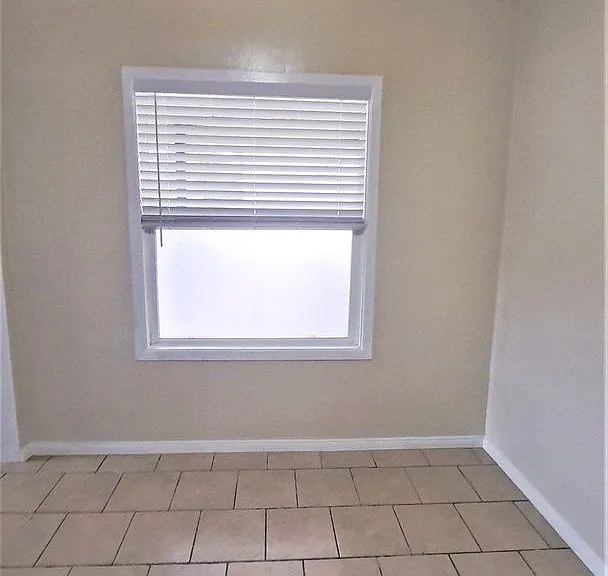 115 E Tamarack Ave — Photo 10