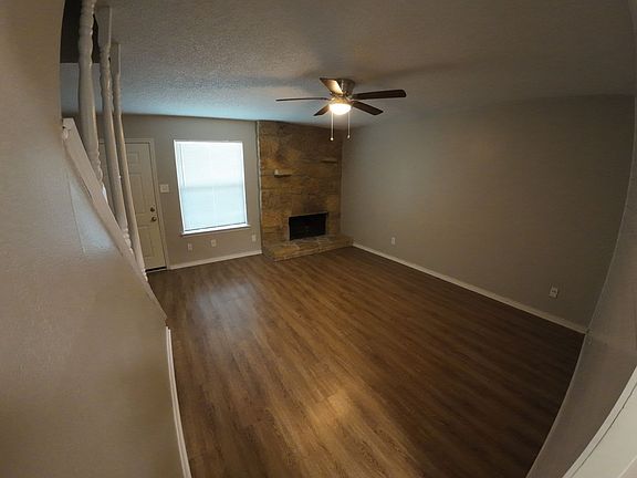 2nd image of 1607B Sun Valley Dr