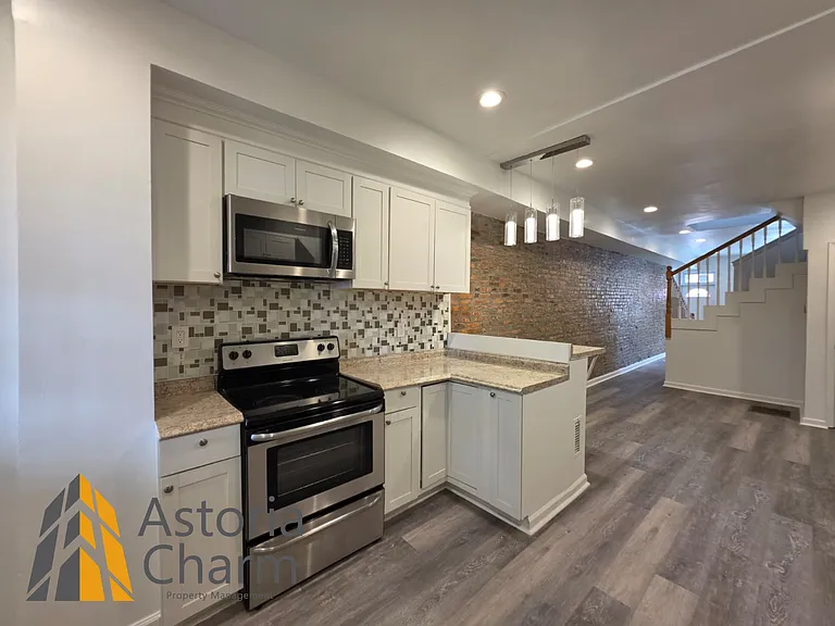 519 E 28th St — Photo 27