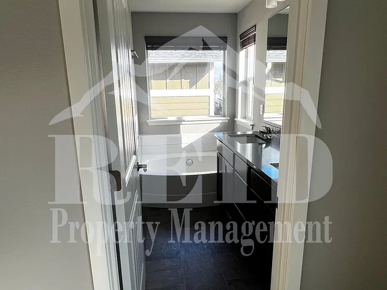 3887 Portside Dr — Photo 24