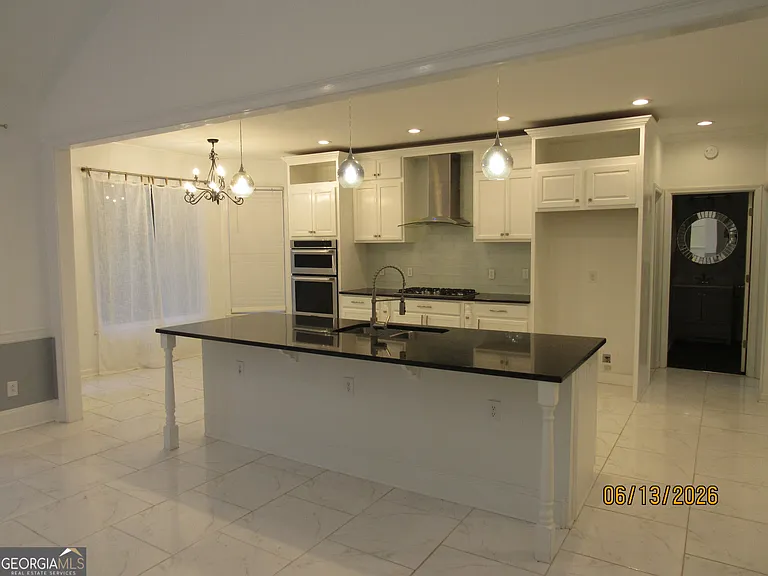 115 Sutton Ct — Photo 11