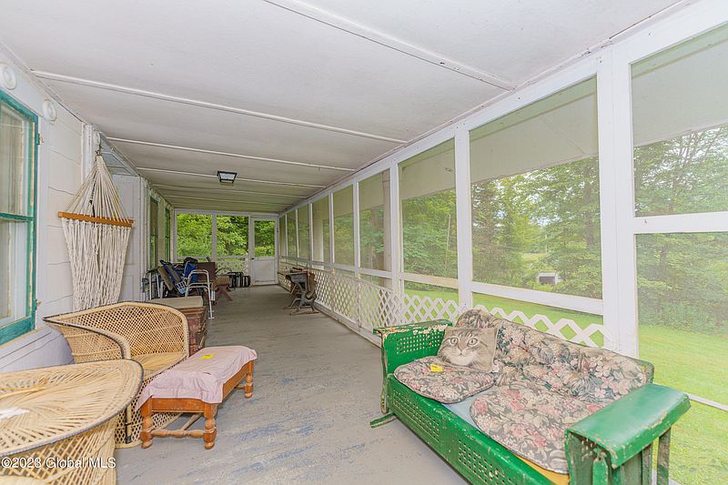 4th image of 17 Hall Rd