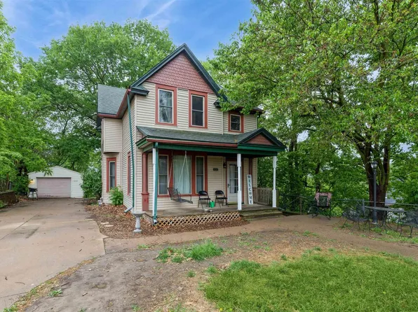 1131 W 10th St, Davenport, IA 52804