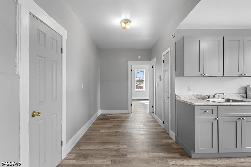 2 bed, 1.0 bath, $1,950 — Photo 4