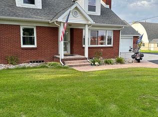 824 W Center Rd, Essexville, MI 48732