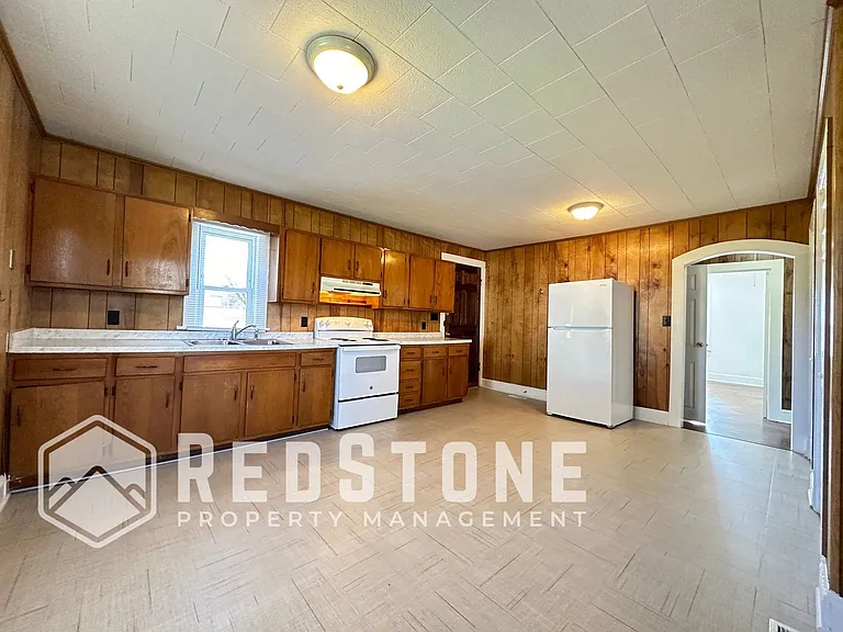 917 E Haggard Ave — Photo 4