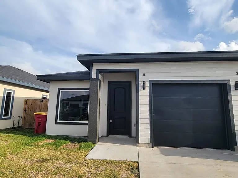3215 Villa Rosa Dr #A — Photo 2