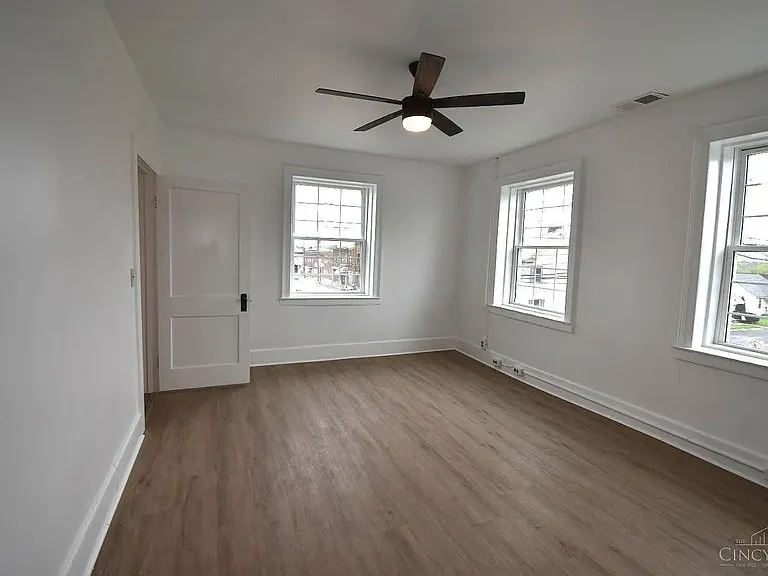 302 W Main St #4 — Photo 3