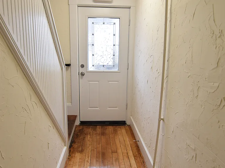 20-24 Walnut St #3 — Photo 6