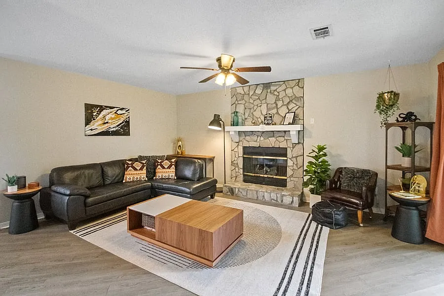 3 bed, 1734 sqft, $2,995 — Photo 2