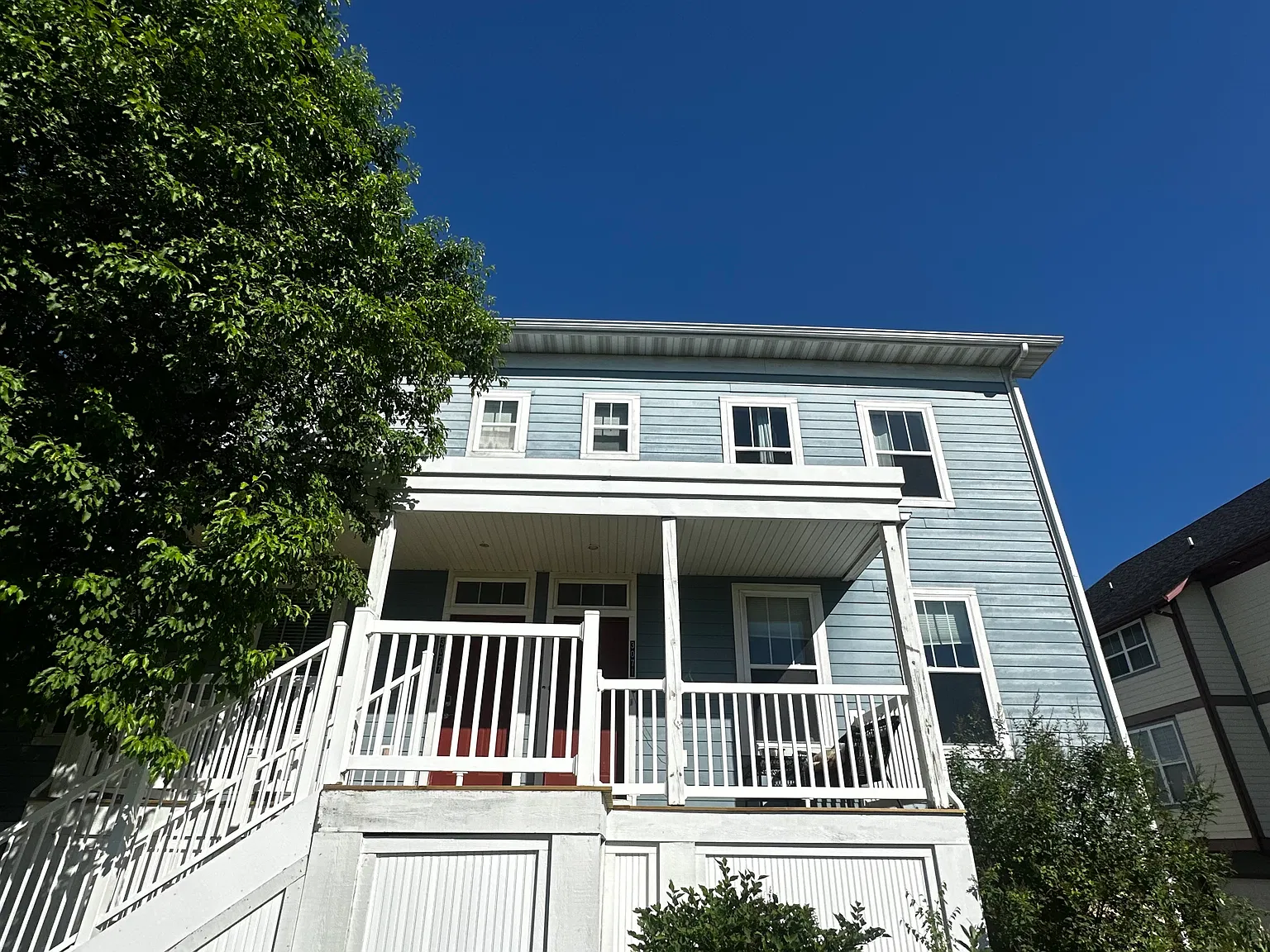 3 bed, 2.5 bath, 1874 sqft, $2,400 — Photo 3