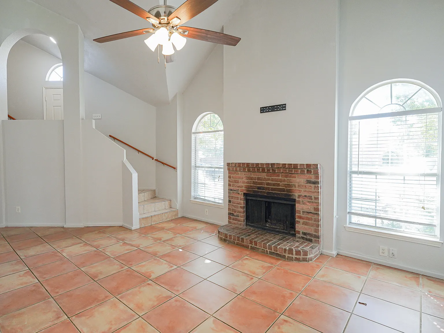 3 bed, 1446 sqft, $2,100 — Photo 4