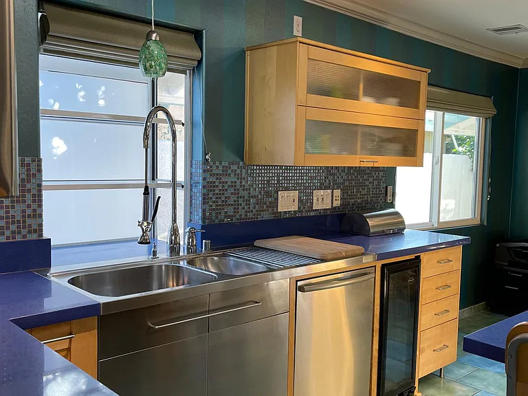 27209 Lakehurst Ave — Photo 9