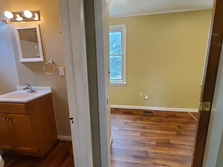 520 Burroughs Ave — Photo 30