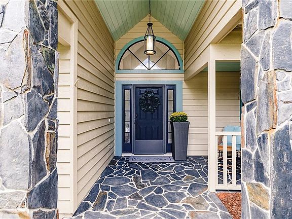 5th image of 1049 Greystone Ln