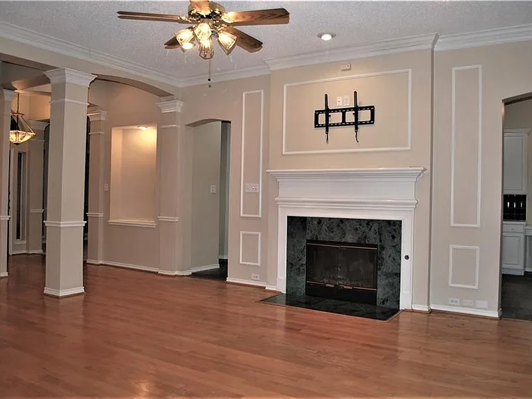 2685 Hillside Dr — Photo 4