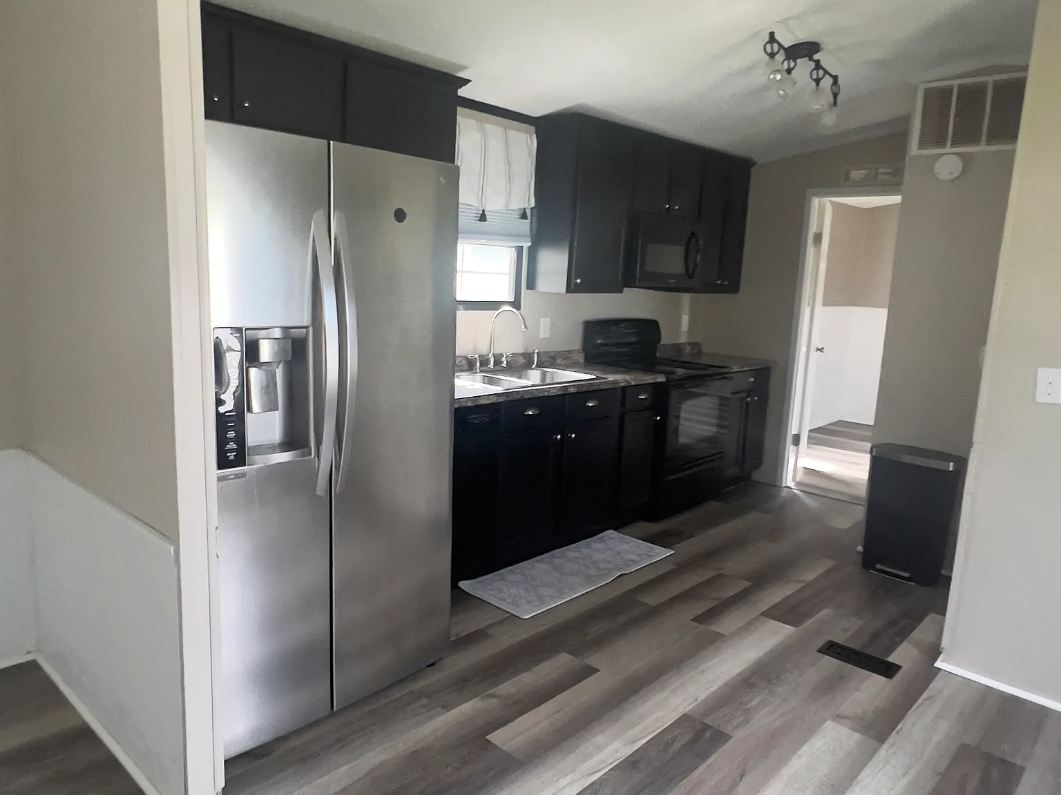 3 bed, 1150 sqft, $1,200 — Photo 4