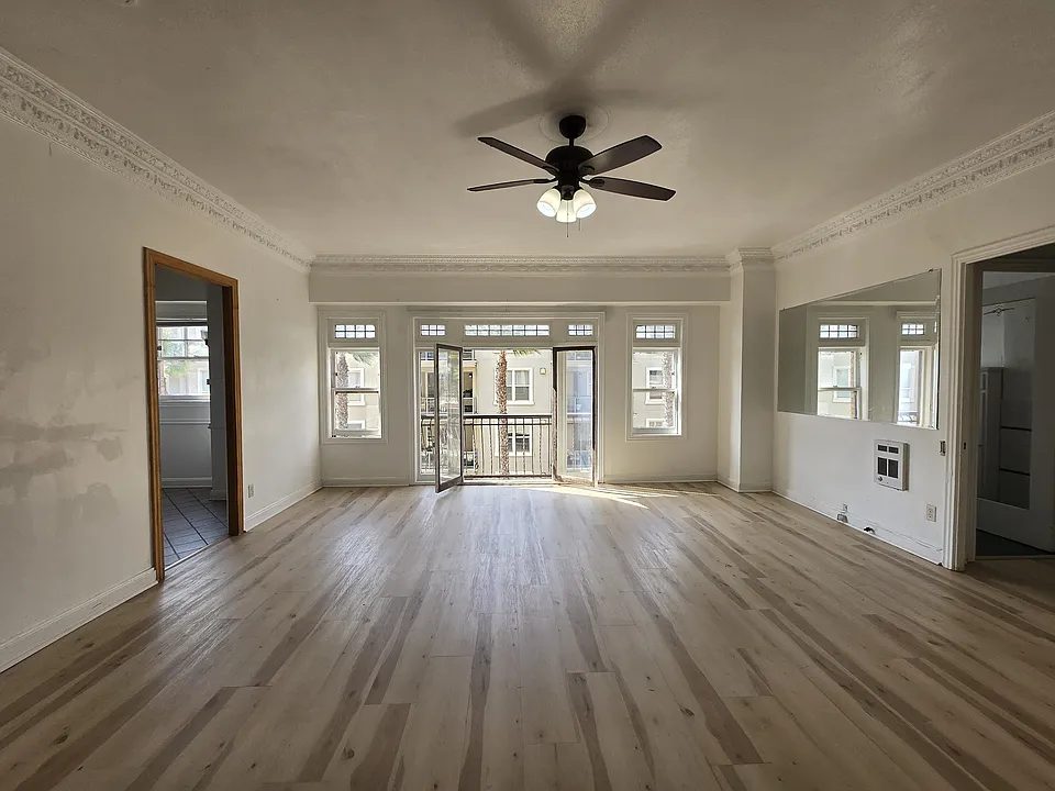 1030 E Ocean Blvd #406