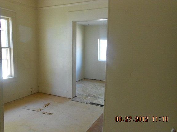 5th image of 1821 E 6th St