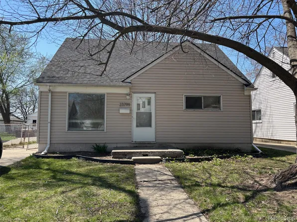 23799 Brittany Ave, Eastpointe, MI 48021