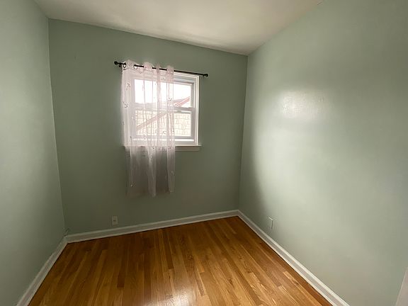 4th image of 4646 158th St Floor 2