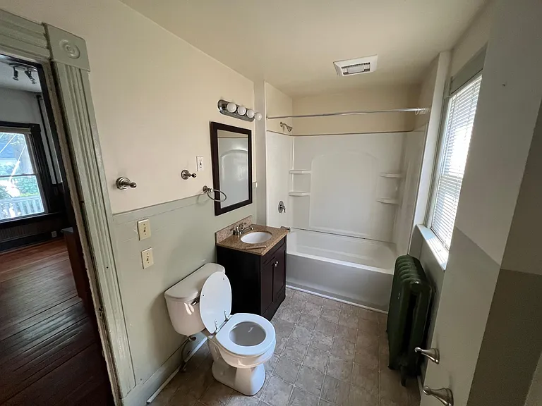 114 N Prospect St #B — Photo 4