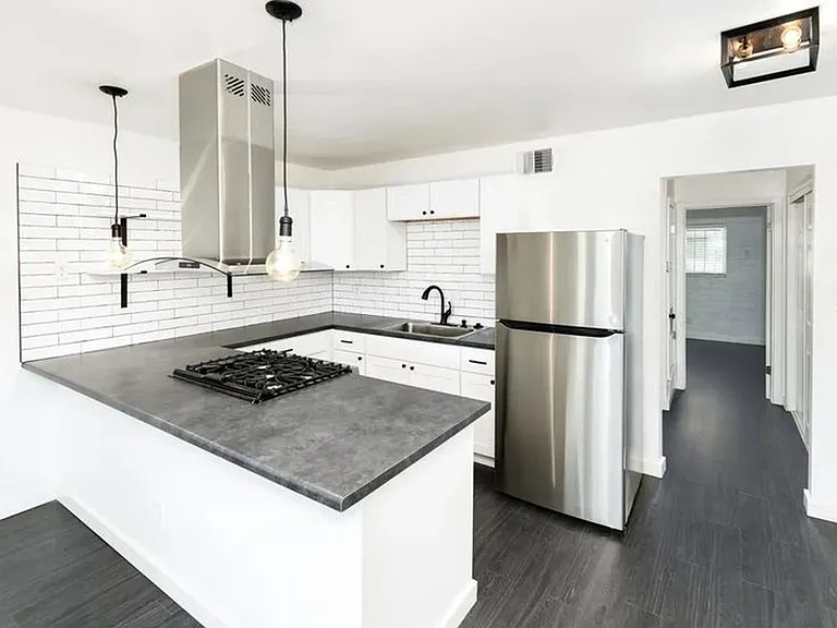 Boho On 40th Street Apartments — Photo 6
