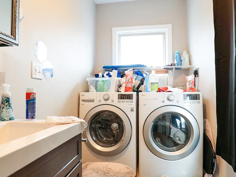 77 Linden St #2 — Photo 5