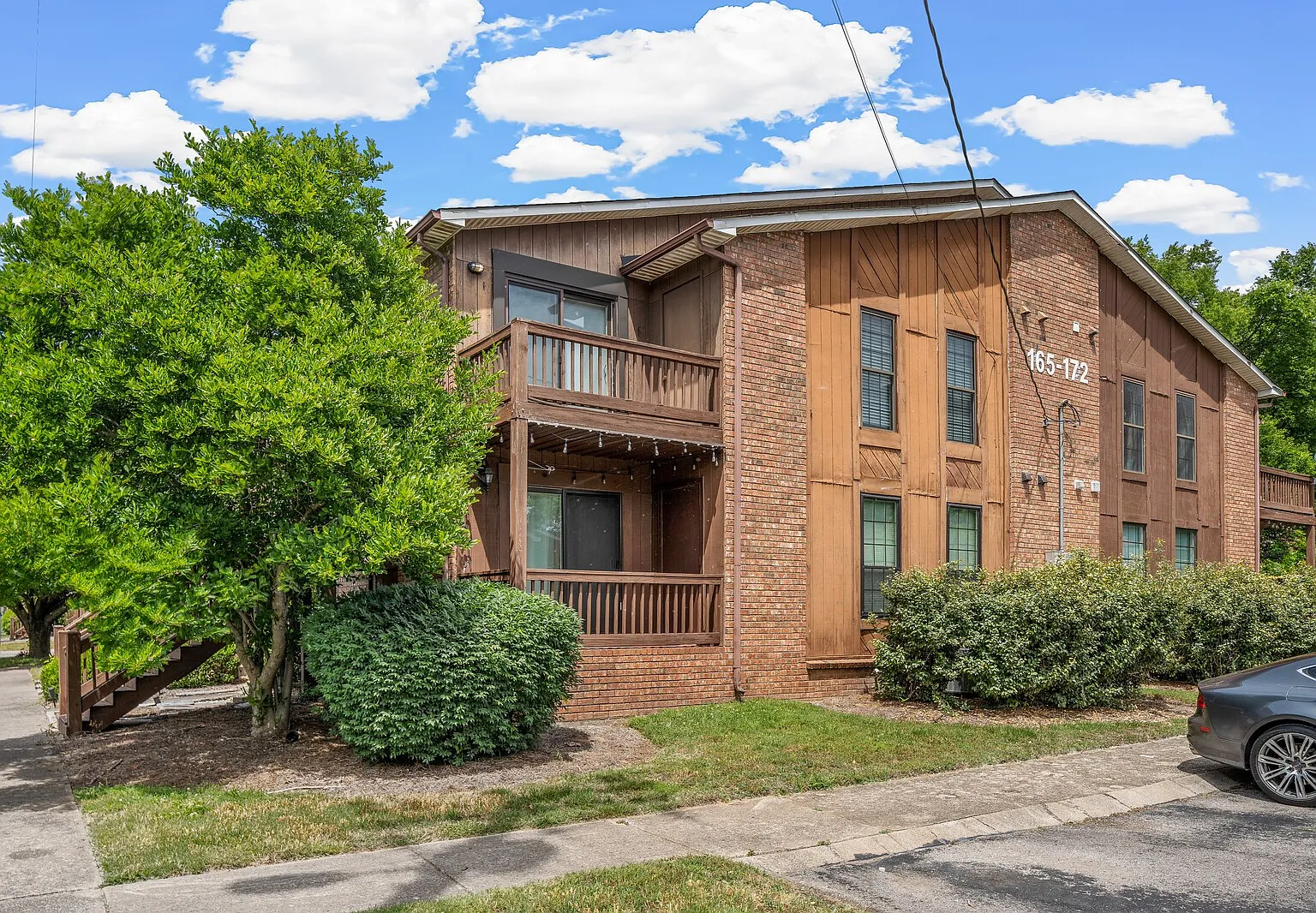 2 bed, 862 sqft, $1,300 — Photo 1