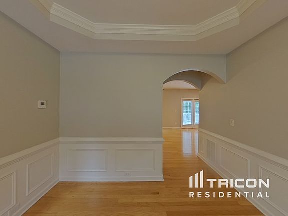 3rd image of 27 Rockridge Dr