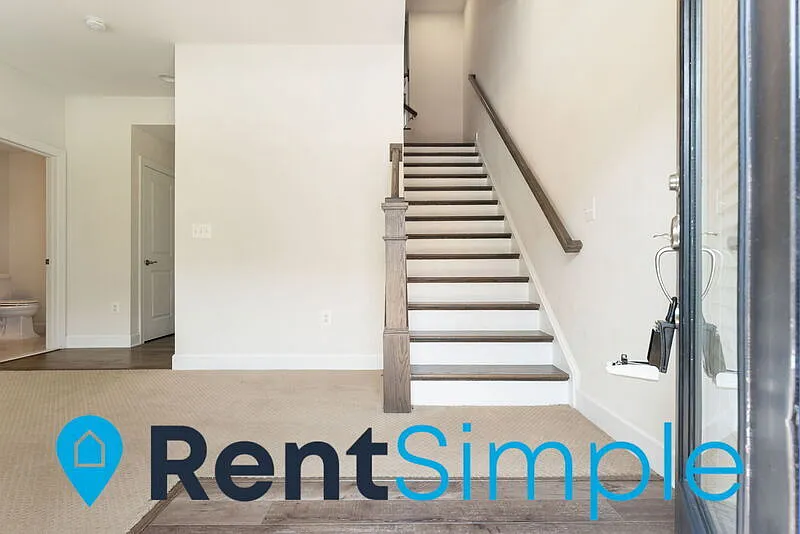 3 bed, 3.0 bath, 2200 sqft, $3,245 — Photo 3