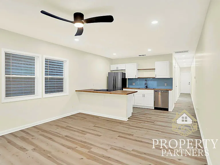 329 E Minnesota St #331 — Photo 2