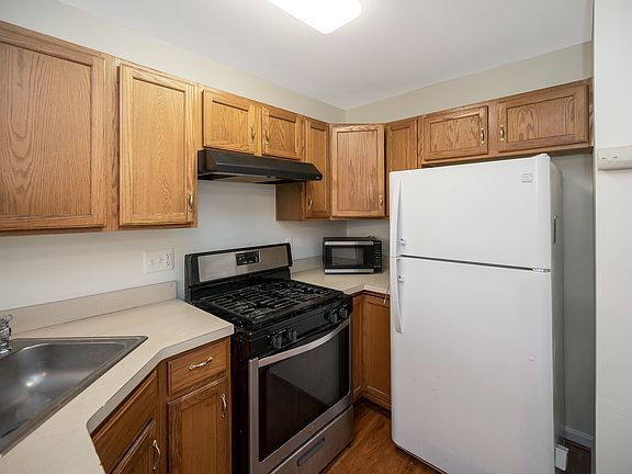 5th image of 8167 Cockburn Ct #165