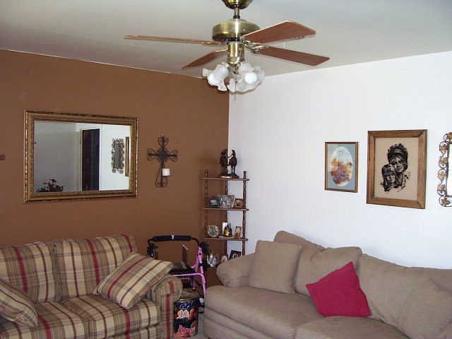 2nd image of 3814 44th St