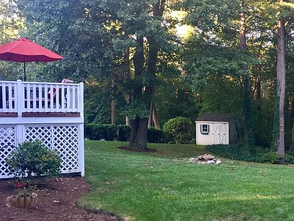 3rd image of 31 Storeybrook Dr