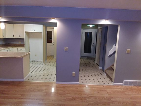 4th image of 2181 Oakwood St
