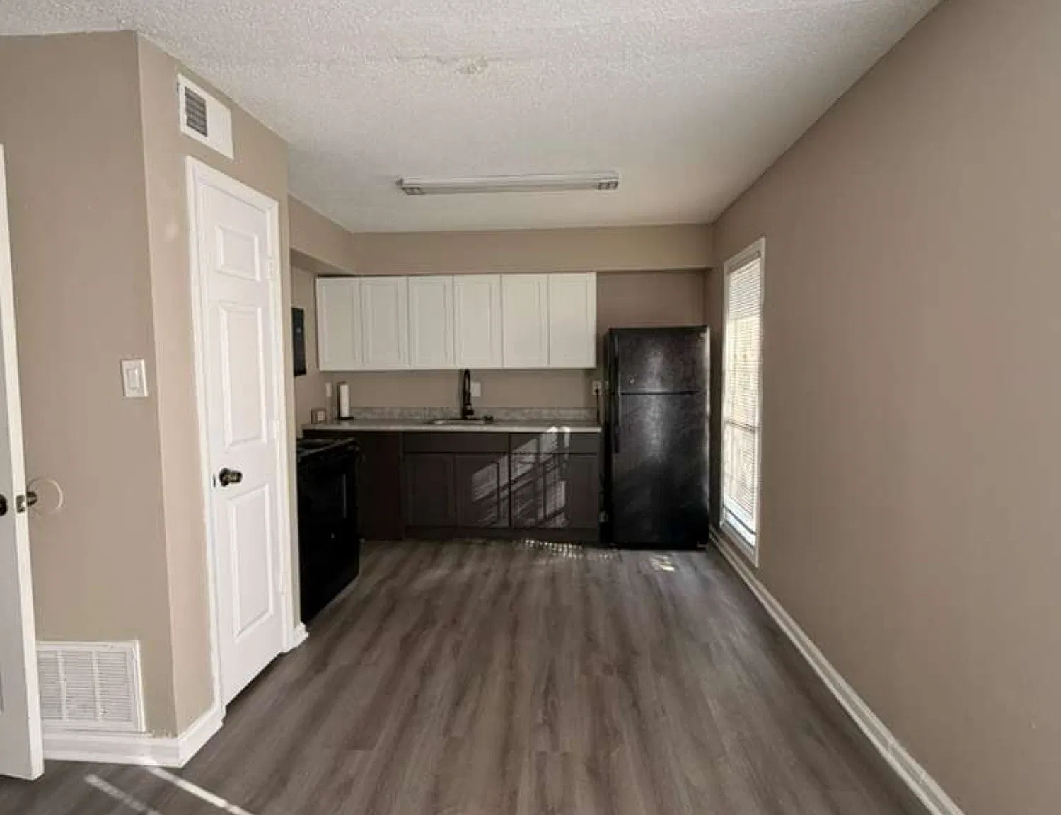 2 bed, 989 sqft, $850 — Photo 2